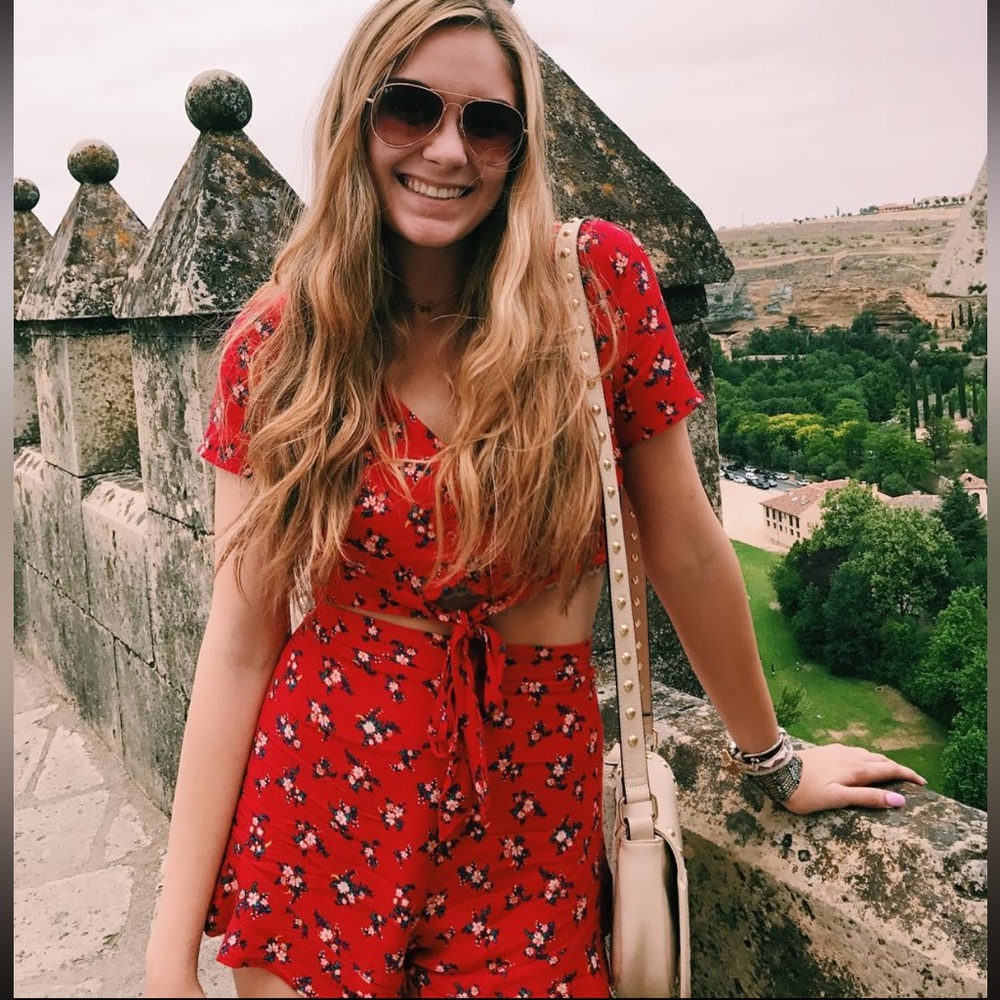 American Eagle Red Floral Flowy Shorts